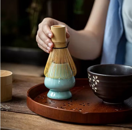 brosse mélangeuse au thé vert en matcha